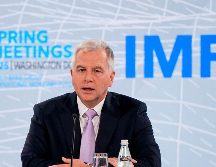 FMI prevê aumento de juros pelo BCE em 2026