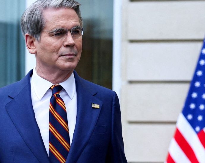 Crescimento Econômico dos EUA Deve Ser Mais Lento Neste Trimestre, Afirma Secretário do Tesouro