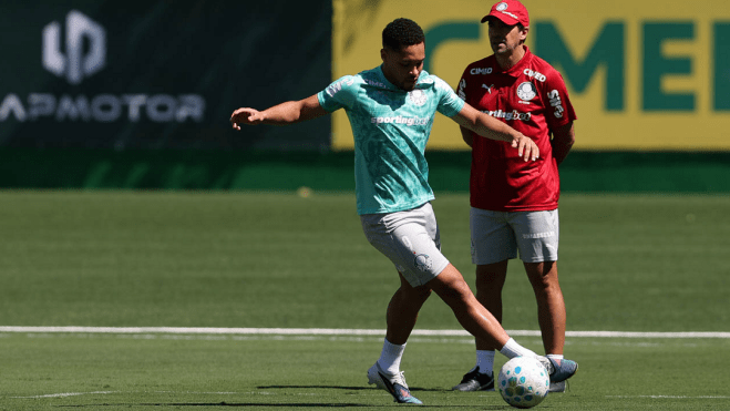 Palmeiras se prepara para o clássico contra o Corinthians com dúvidas na escalação