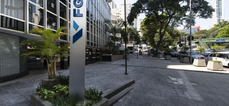 Queda de 0,4% no PIB em julho acende alerta sobre a economia brasileira