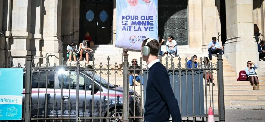 Paris se prepara para a visita de Papa Leão XIV