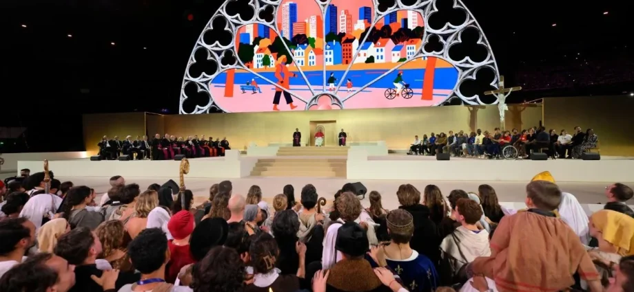 Papa Leão XIV incentiva jovens a confiarem nos planos de Deus