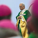 Papa Leão XIV se compromete a combater abusos após encontro com vítimas