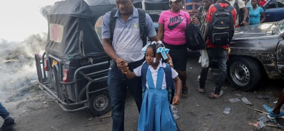 UNICEF alerta para 93 milhões de crianças fora da escola em todo o mundo