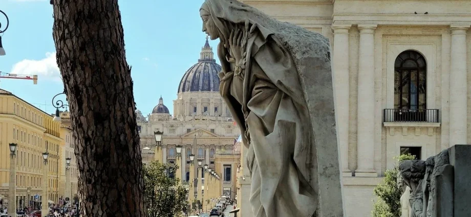 Catarina de Sena e o Retorno do Papa a Roma: 650 Anos de uma Decisão Histórica