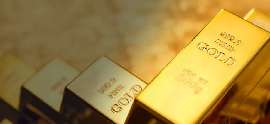 Ouro encerra dia em baixa devido a postura restritiva do Fed e aumento dos juros dos Treasuries