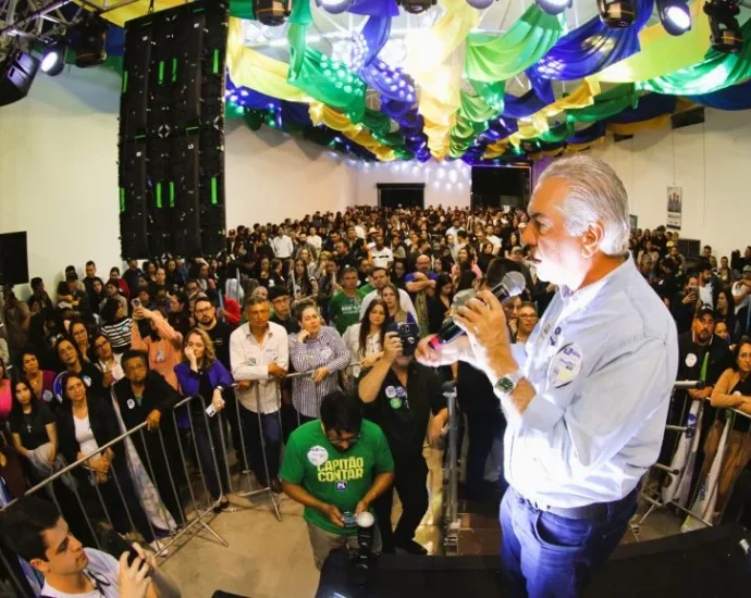 Reinaldo Azambuja realiza maratona por 12 cidades e recebe apoio popular