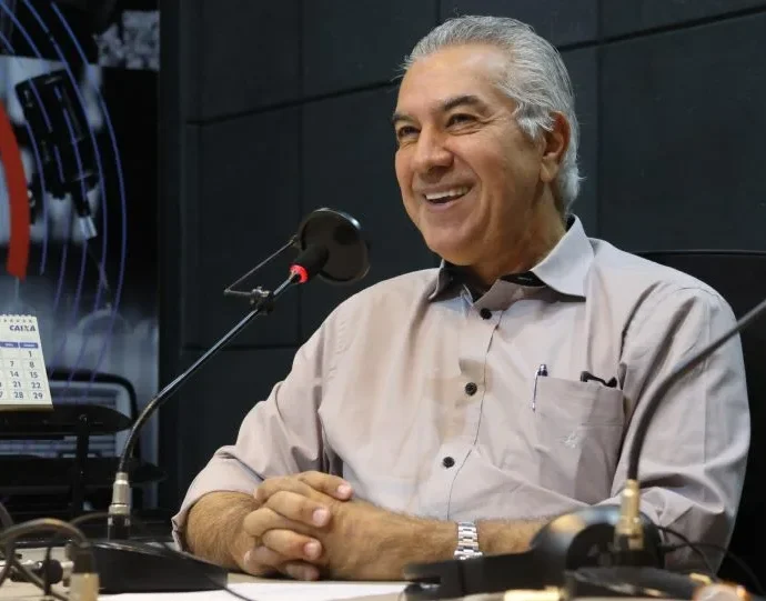 Reinaldo Azambuja defende redução de juros e descentralização de recursos em entrevista