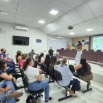 Lavínia discute expansão do ensino em tempo integral com jornada das 7h às 16h