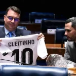 Flávio Bolsonaro promete rever dívidas estaduais após pedido de governador de Minas Gerais