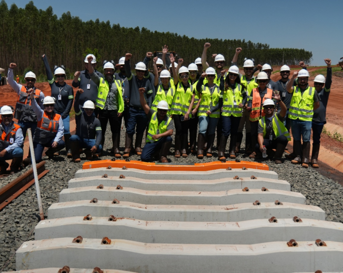 Projeto Sucuriú instala primeiros dormentes em ferrovia e avança