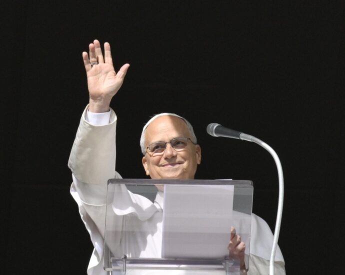Papa Leão XIV afirma que o amor a Deus deve se transformar em amor ao próximo