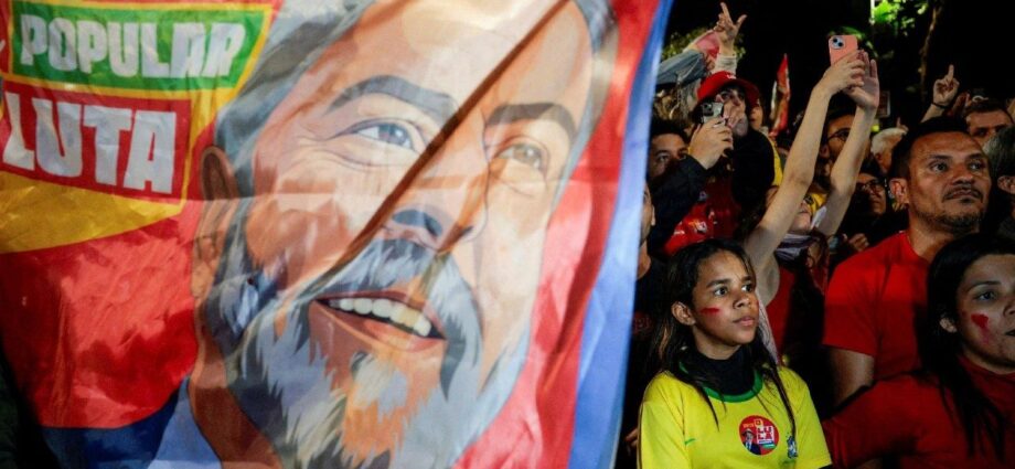 Lula é reeleito presidente do Brasil no segundo turno, com 51,79% dos votos válidos