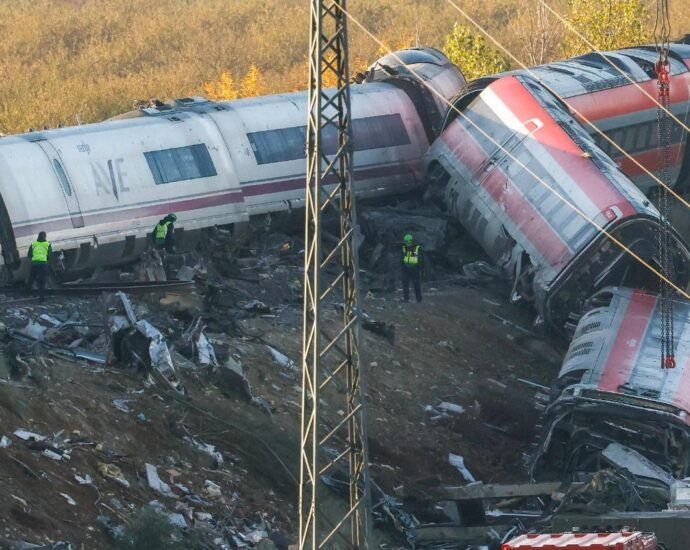 Papa manifesta pesar por tragédia ferroviária que deixou 68 mortos na Espanha