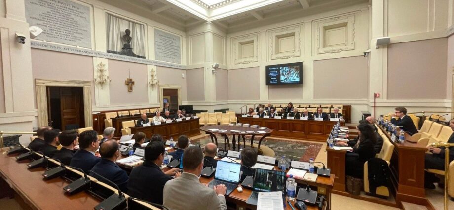 Vaticano defende regras e responsabilidade humana no uso da inteligência artificial