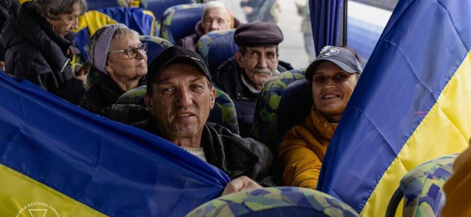 Ucrânia conclui evacuação de cerca de 2 mil moradores de Oleshky
