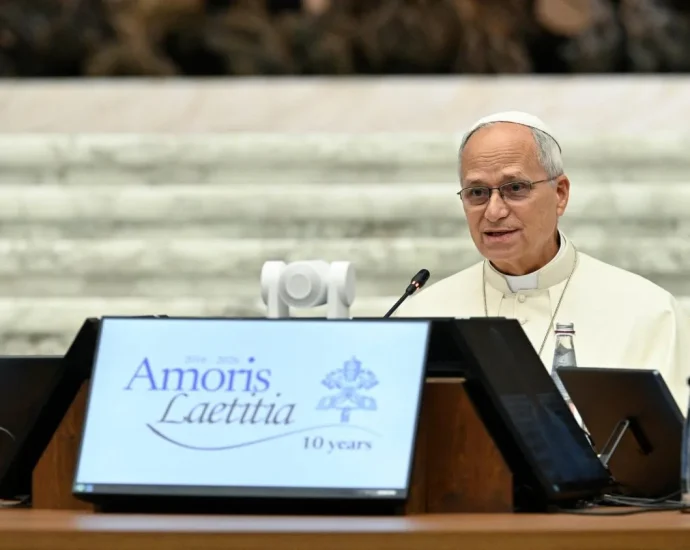 Leão XIV destaca aprendizados com as famílias em encontro sobre Amoris Laetitia