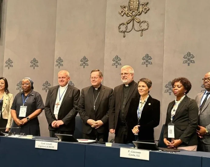 Reflexões sobre Casamento e Juventude Marcam Conferência no Vaticano