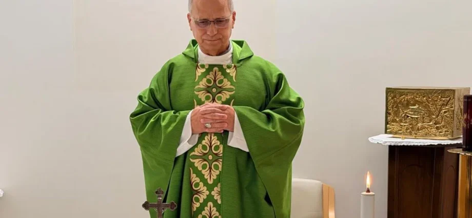 Papa Leão XIV celebra missa no hospital com melhora na saúde