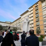 Papa Leão XIV recebe alta do Hospital Gemelli e reza Angelus amanhã