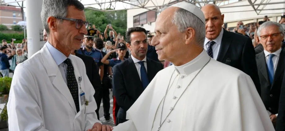 Cirurgião do Papa afirma que não há contraindicações para viagem à América do Sul