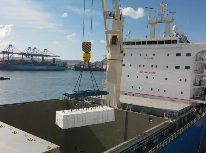 Suzano estabelece novo recorde ao embarcar 39,1 mil toneladas de celulose em 24 horas no Porto de Santos
