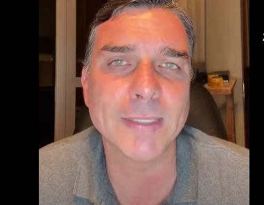 Flávio Bolsonaro anuncia pronunciamento direto dos Estados Unidos sobre saída do país