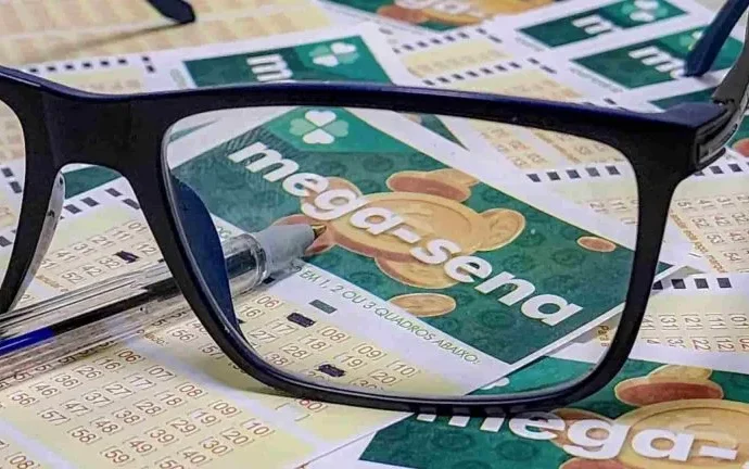 Mega-Sena sorteia prêmio estimado de R$ 230 milhões neste sábado