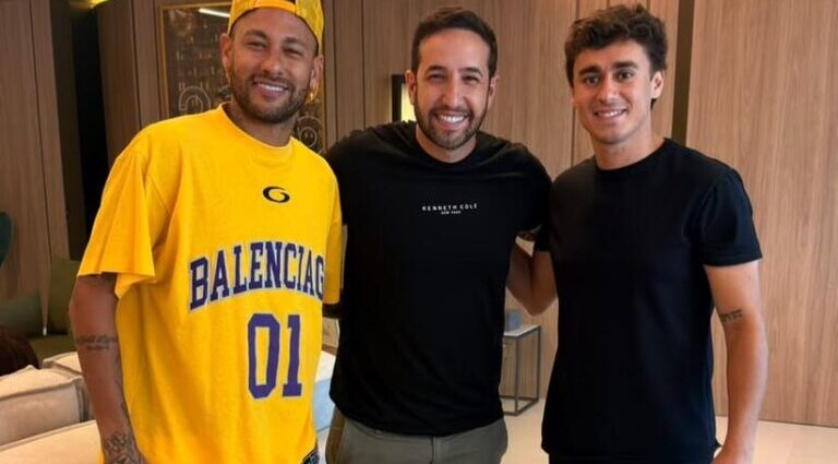 Neymar declara apoio a Flávio Bolsonaro em vídeo ao lado de Nikolas Ferreira e Tenente Coimbra