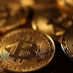 Bitcoin sobe para perto de US$ 82 mil, apesar de expectativa sobre juros do Fed