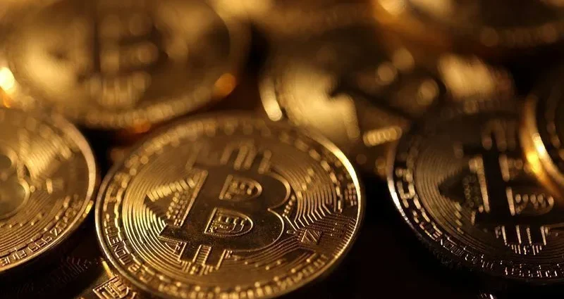 Bitcoin sobe para perto de US$ 82 mil, apesar de expectativa sobre juros do Fed