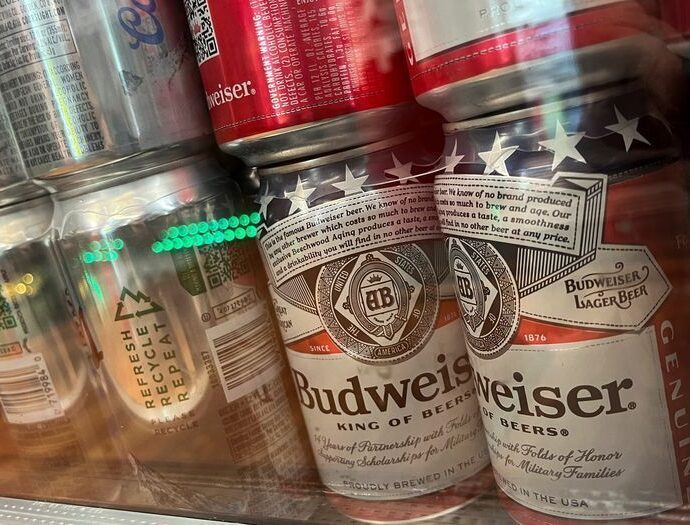 AB InBev atinge previsão de lucro no trimestre, mas custos pressionam resultados