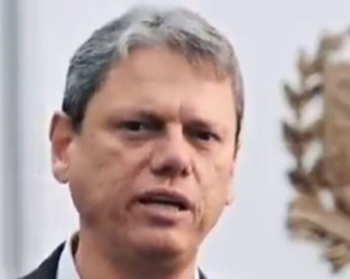 Tarcísio diz que reconhecer resultado da eleição não significa silenciar sobre supostos excessos