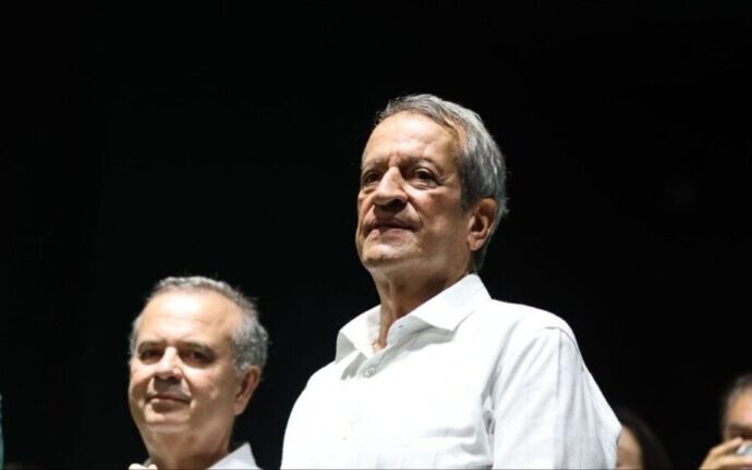 Valdemar Costa Neto critica carta de Flávio Bolsonaro antes de visitar Jair Bolsonaro