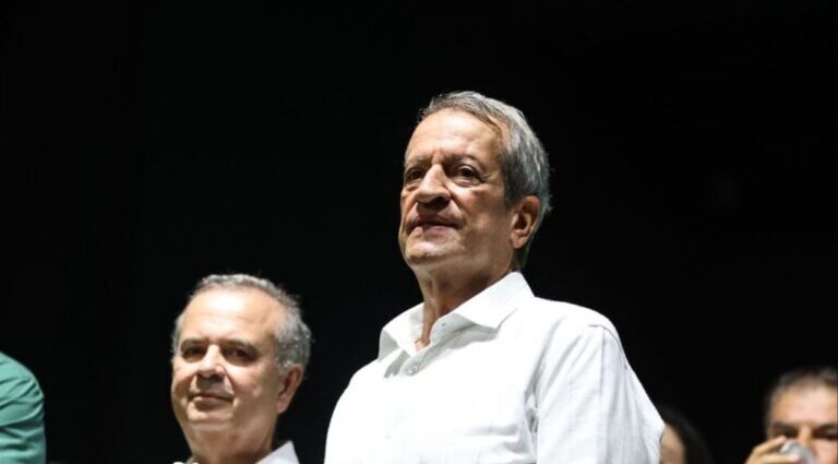 Valdemar Costa Neto critica carta de Flávio Bolsonaro antes de visitar Jair Bolsonaro